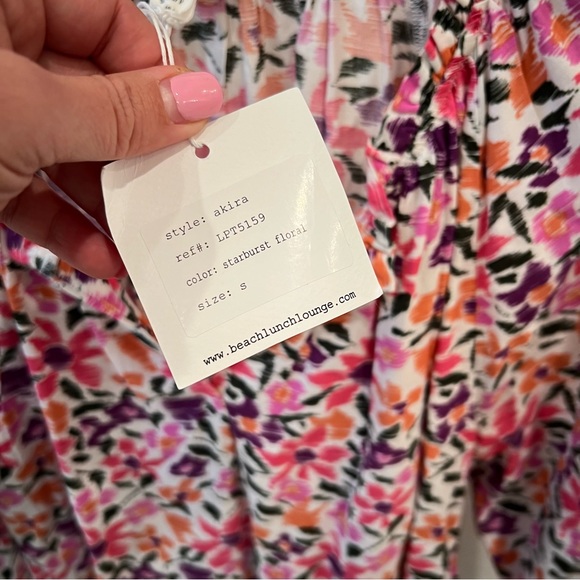 BEACHLUNCHLOUNGE Akira Floral Top - Picture 6 of 9